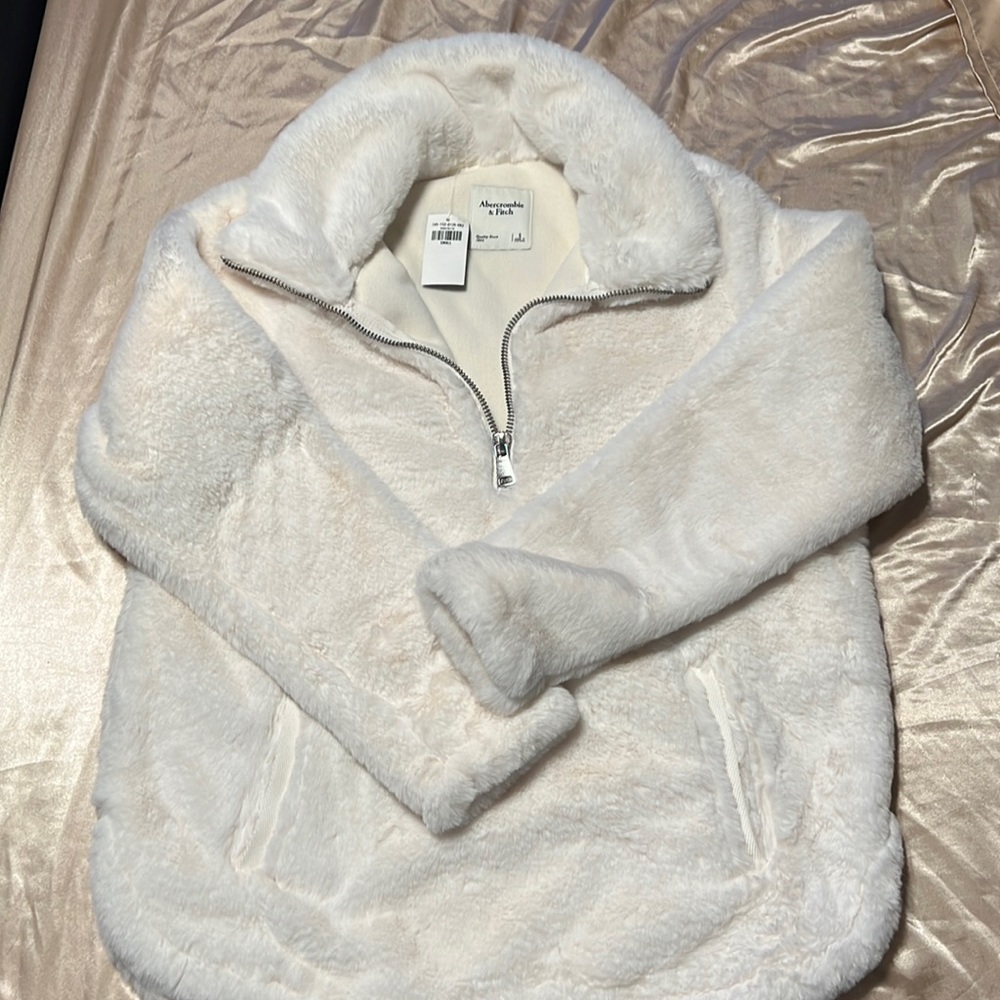Abercrombie soft pull over new with tags